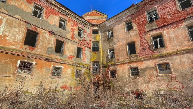 Как выглядит тюрьма без арестантов: прогулка по ровеснику знаменитых "Крестов"