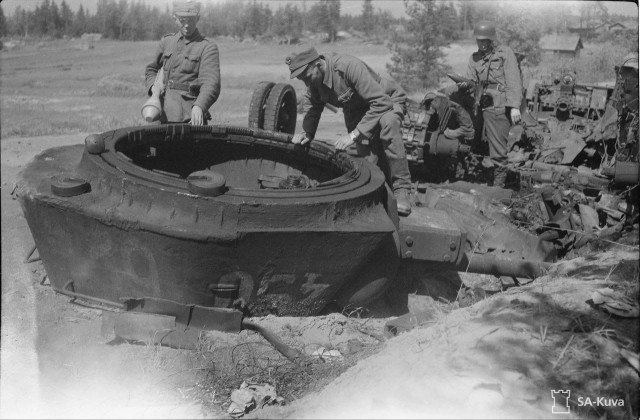 Описание гибели т-34 с бортовым номером 450.