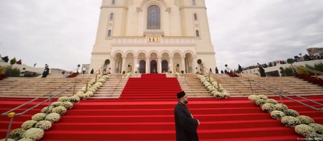 В Румынии освятили самый большой православный храм в мире