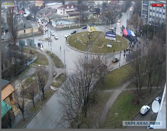 В Крыму захвачены Совмин и Верховная рада, официальных заявлений еще не было