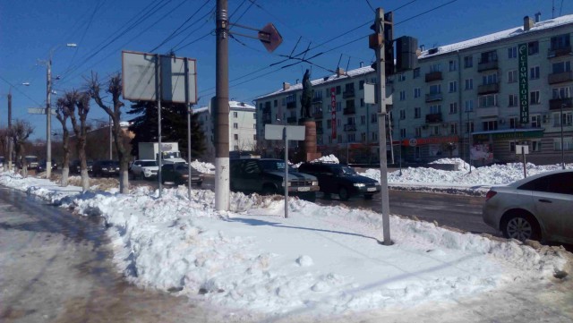 На дорогах Кирова случился снежный апокалипсис