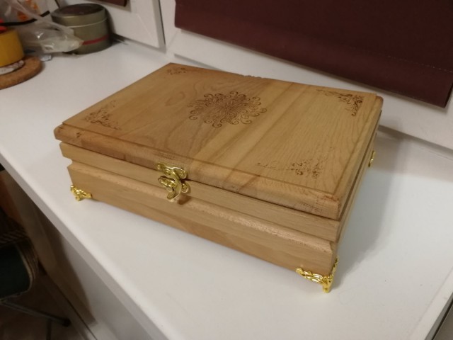 Шкатулка для украшений из массива бука