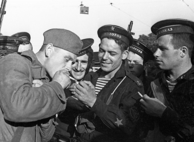 История в фотографиях - II