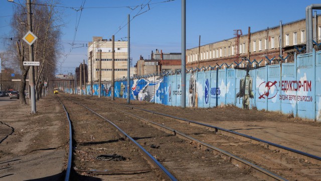 На заборе тоже… написано, а там (или история одного завода в картинках)