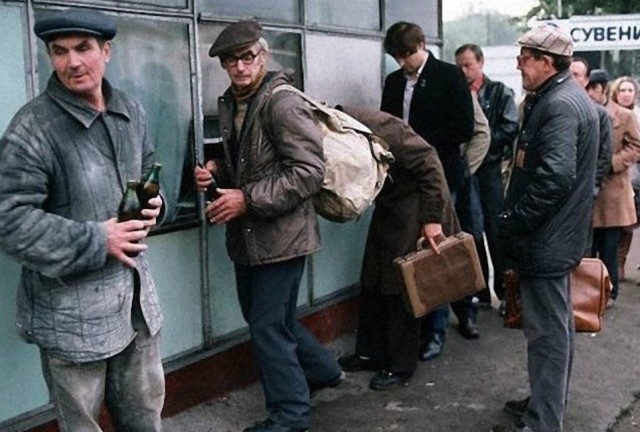 Если завтра война, если завтра в поход, если темные крылья над нами?