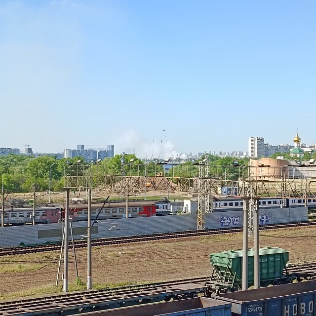На Южнопортовой улице в Печатниках вспыхнул ангар