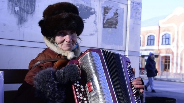 Урсула опять за старое: