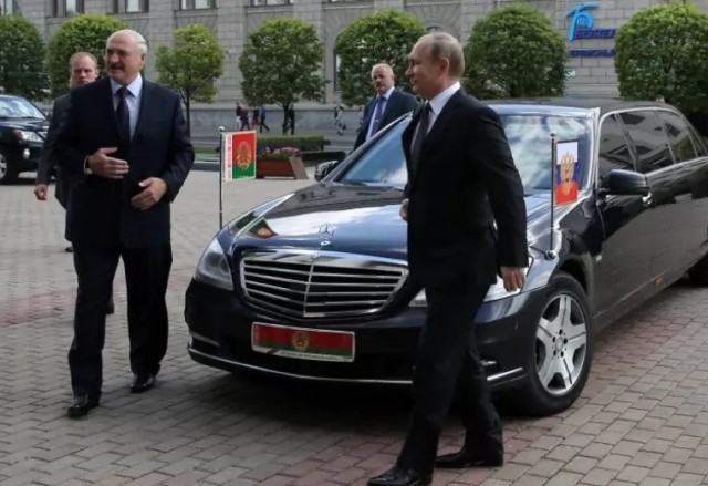 Лукашенко заявил, что автопром России и Белоруссии скоро обгонит Mercedes