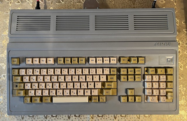 Компьютер МК88 1992 года