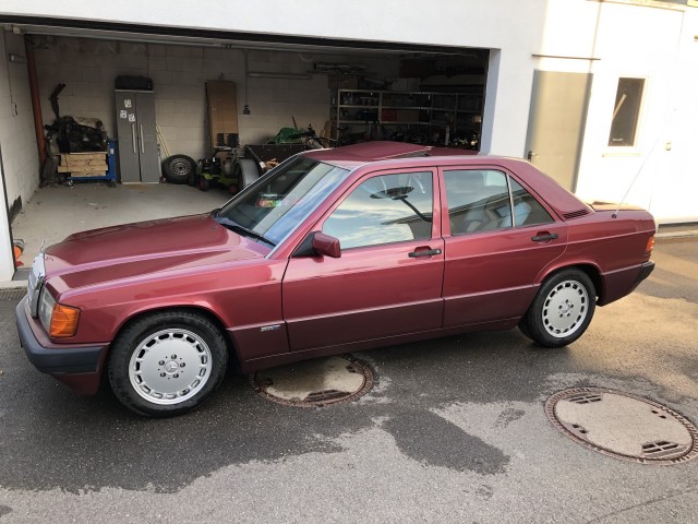 Новая игрушка (Mercedes S202)