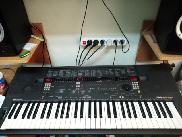 синтезатор yamaha psr sq16