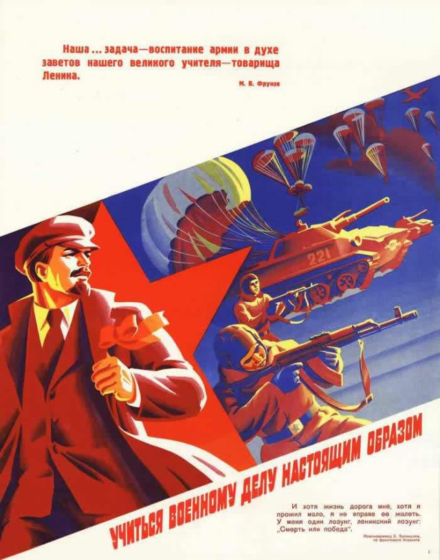 Умеет шнурки завязывать