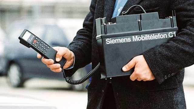 Как немецкий SIEMENS махом лишился производства сотовых телефонов