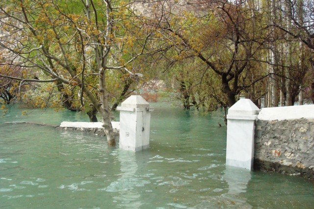 Оползневое озеро в Пакистане