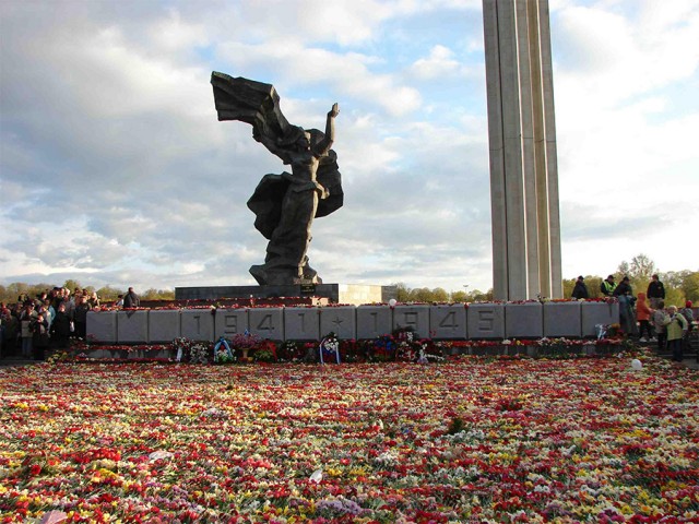 Скандальная публицистка Элита Вейдемане заявила, что победа над фашизмом — это российская «фантасмагория»