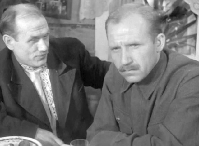 Как выглядели в своих первых ролях известные советские актеры