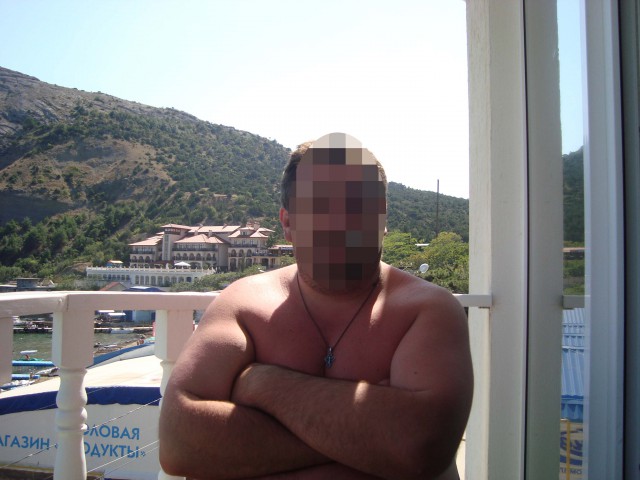 Если чуть-чуть обрезать фото...