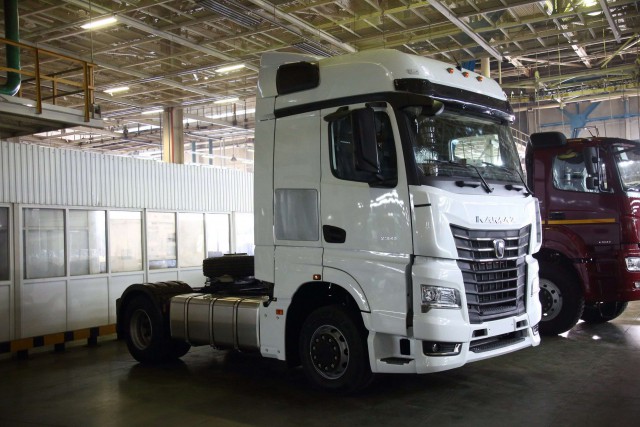 КАМАЗ пятого поколения: первая машина покинула конвейер