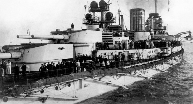 Как погиб флагман Черноморского флота линкор «Императрица Мария».