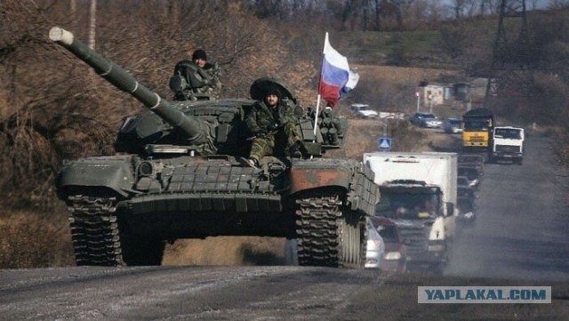 Решили спрятать танки у домов