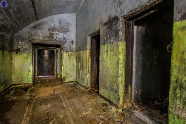 Брошенное хранилище крылатых ракет и дизельная 55-й отдельной бригады ракетных катеров