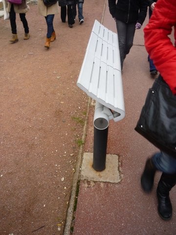 "Стоячие" скамейки