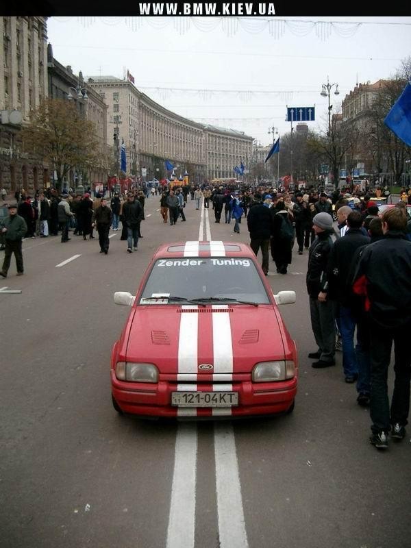 Полосатый эскорт