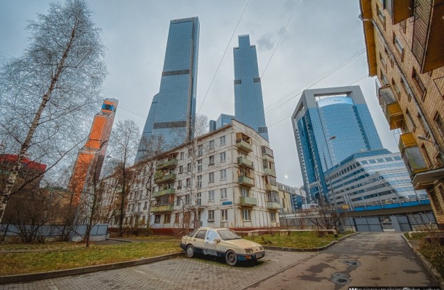Каково было жить у подножья "Москва-Сити" в старых пятиэтажках? Большой фоторепортаж из расселенных домов!