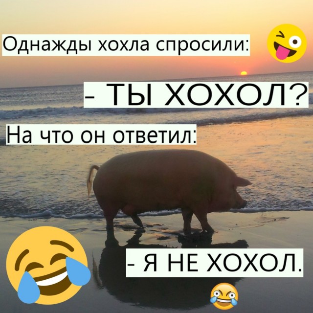 Тем временем люди несут цветы в Вечному огню в Киеве
