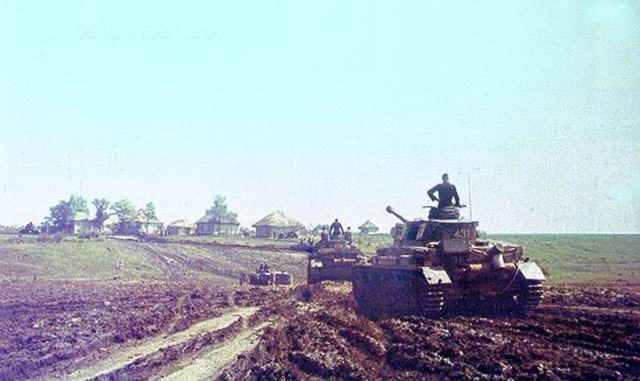 Цветные фотографии бронетехники времён Второй мировой войны