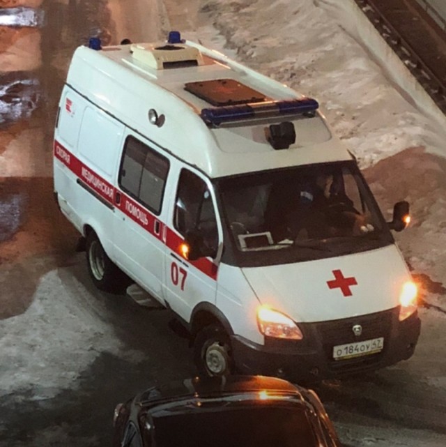 Скорая сбила пешехода — и медики тут же оказали ему первую помощь