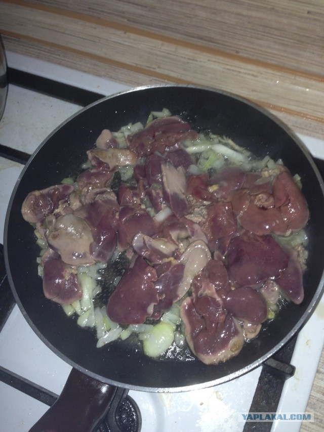 Баранья нога с куриной печенью