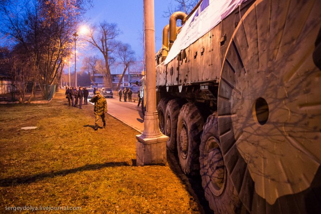 На ВДНХ попал Тополь