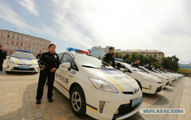 В Киеве представили новых патрульных
