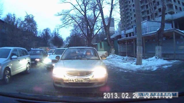 Nissan Leaf- недорогая японская "почтиТесла"