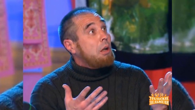 Легко и непринуждённо "приватизировали" 2 большие ноги хамона ...