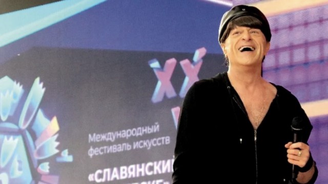 "Я тебя на клочки порву, понял?": В Тольятти певец Виктор Королёв выгнал посетителей из зала за то, что его снимали на телефон