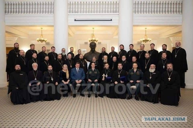 Прокурор просит Басманный суд приговорить Александра Невзорова (иноагент) к 9 годам колонии общего режима по делу о распространении фейков про Вооруженные силы РФ.