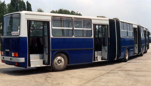 Реклама электромобиля IM L6