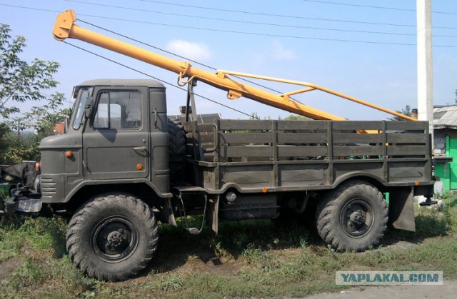 Пробурили лунку
