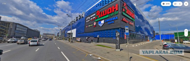 В Москве сегодня ночью в женщину у ТЦ “Ривьера” отлетело колесо от КамАЗа