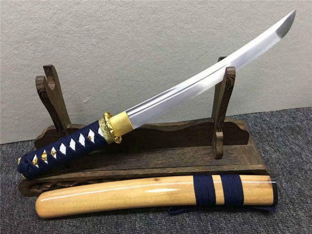 Житель Тамбова сделал из рессоры грузовика японский меч-вакидзаши и пошёл под суд