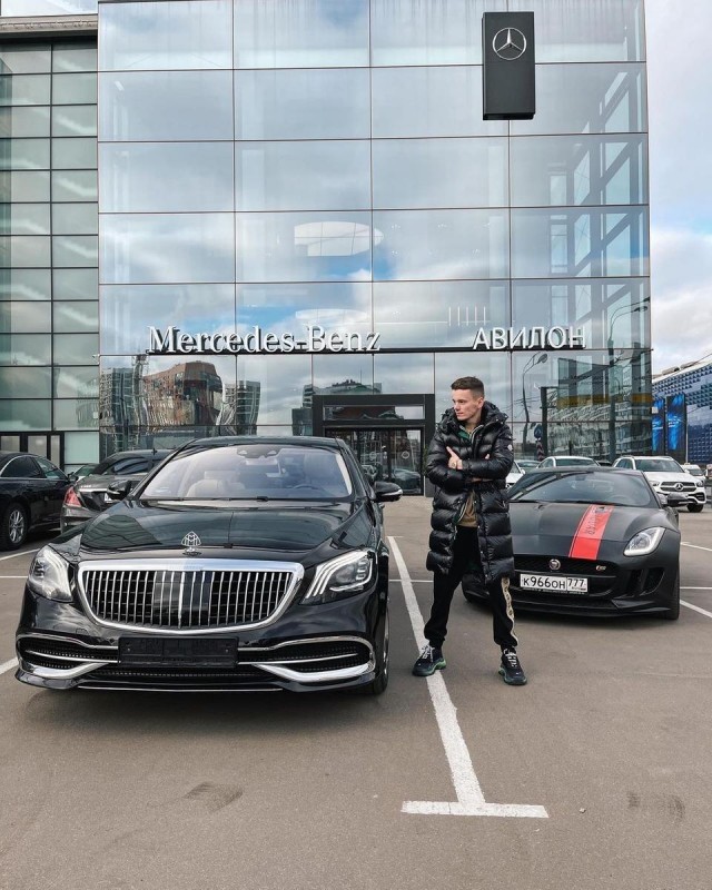 Сын певицы Валерии купил на 22-летие Maybach за 20 миллионов рублей