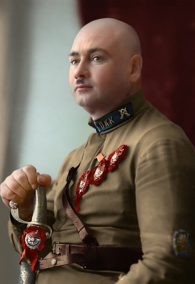 Фотографии связанных с историей Красной и Советской Армии.
