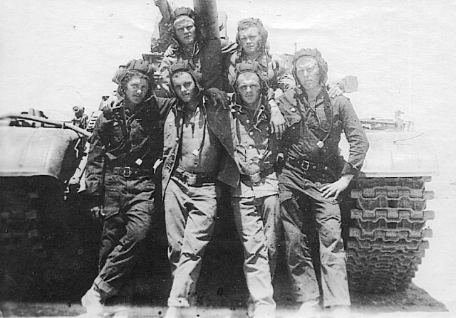 Фотографии связанных с историей Красной и Советской Армии.