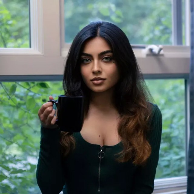 Математический гений и блогерша Zara Dar бросила науку и завела OnlyFans вместо ученой степени
