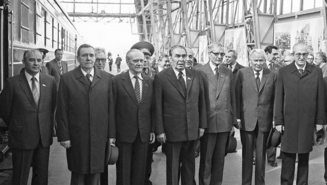 23 апреля 1985 — Апрельский пленум ЦК КПСС провозгласил курс на Перестройку