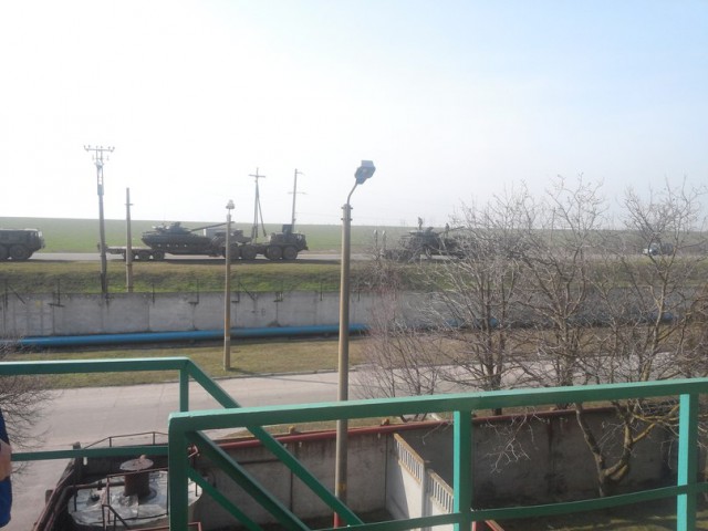 Хунта ввела войска в Харьков и Донецк