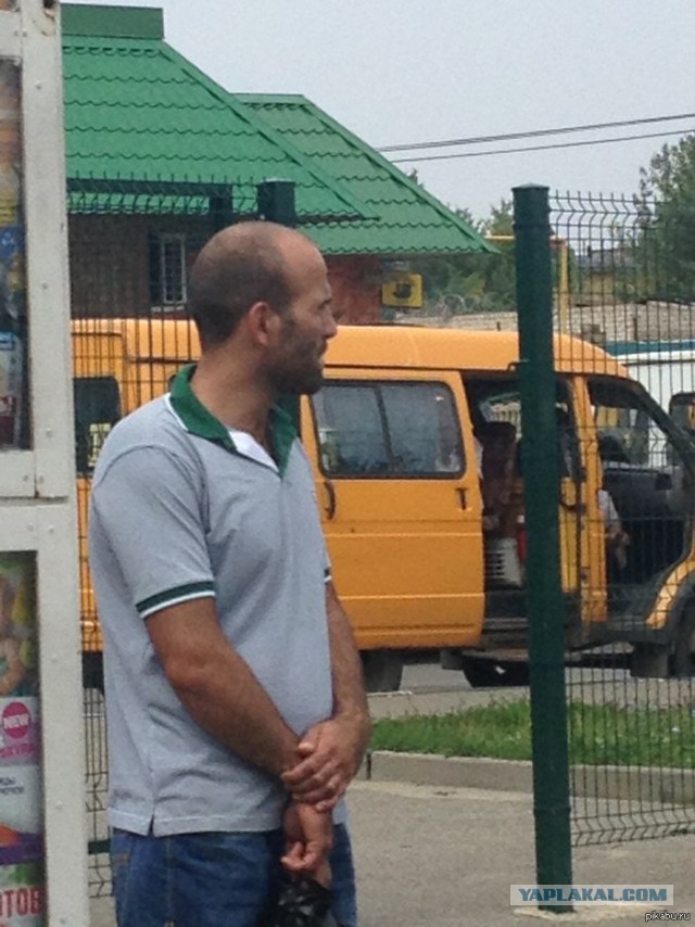 Обычные люди похожие на знаменитостей.