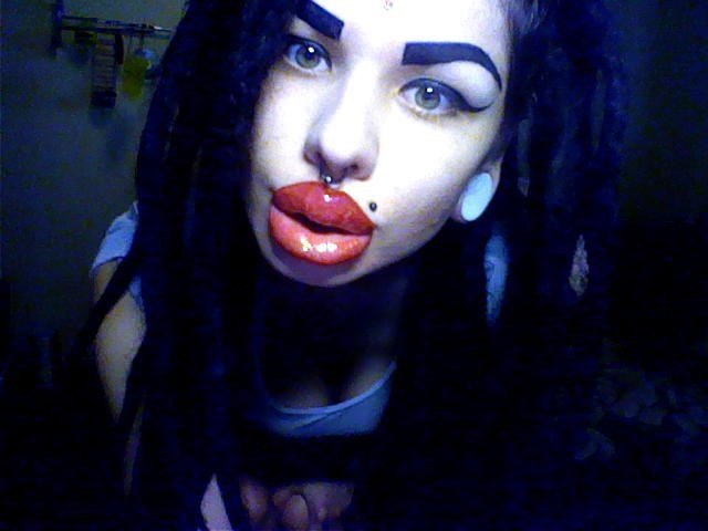 Кристина, губы, инвестиции